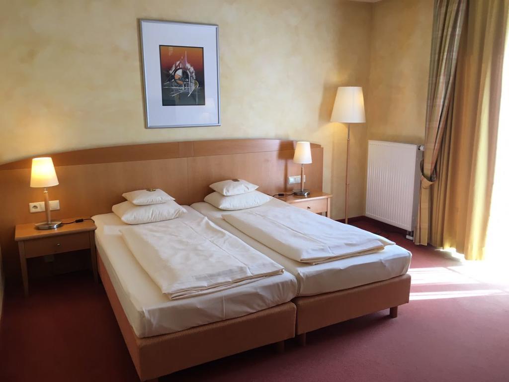 Businesshotel Heilbronn- Biberach Exteriör bild